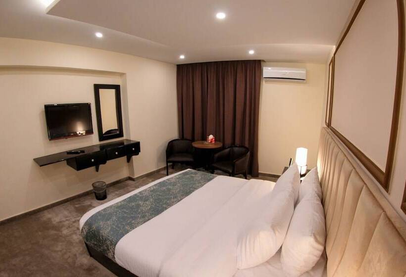 اتاق لوکس, Post Boutique