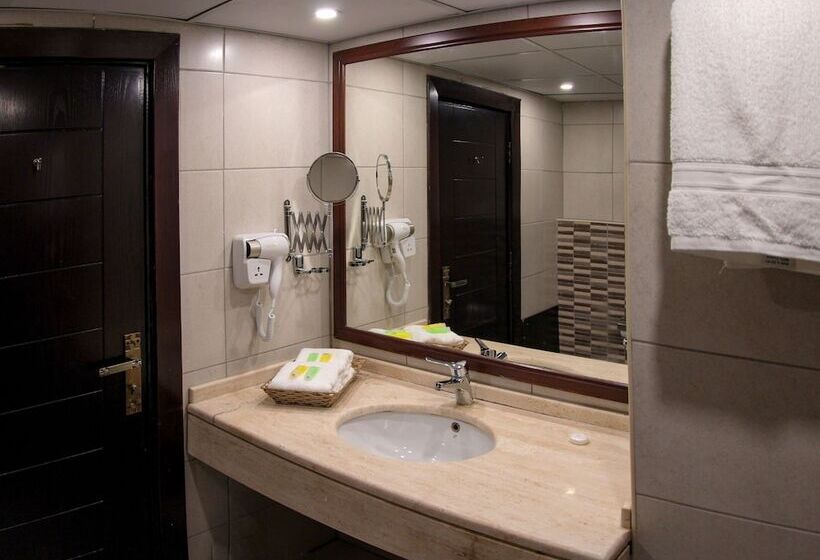 اتاق سوپریور, Post Boutique