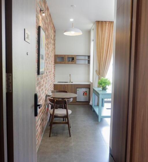 اتاق لوکس با بالکن, Myfa House