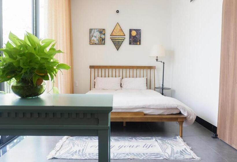 اتاق لوکس با بالکن, Myfa House