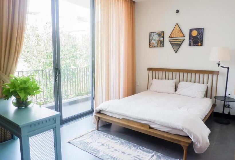 اتاق لوکس با بالکن, Myfa House