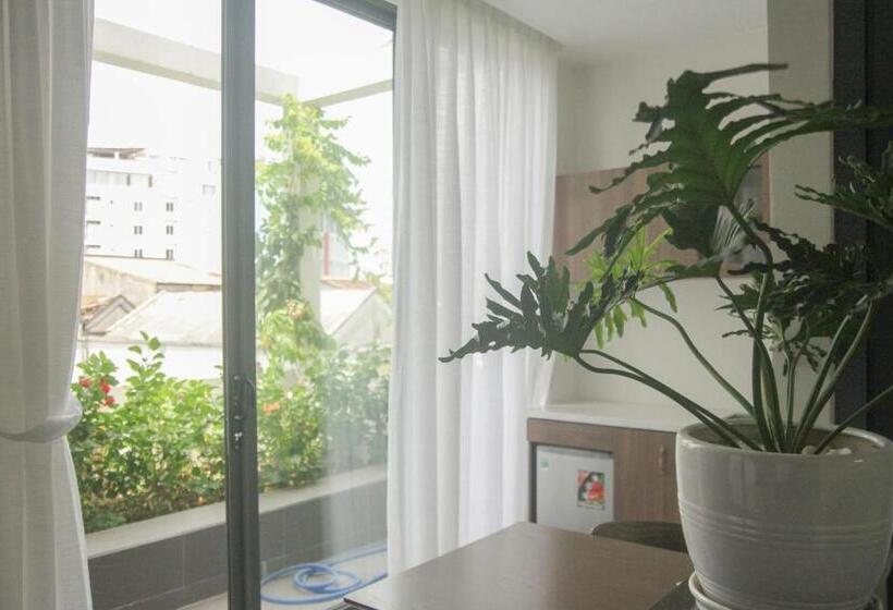 اتاق استاندارد با چشم‌انداز باغ, Myfa House