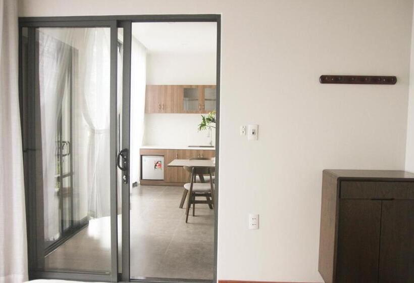 اتاق استاندارد با چشم‌انداز باغ, Myfa House