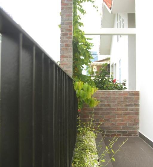 اتاق استاندارد با چشم‌انداز باغ, Myfa House