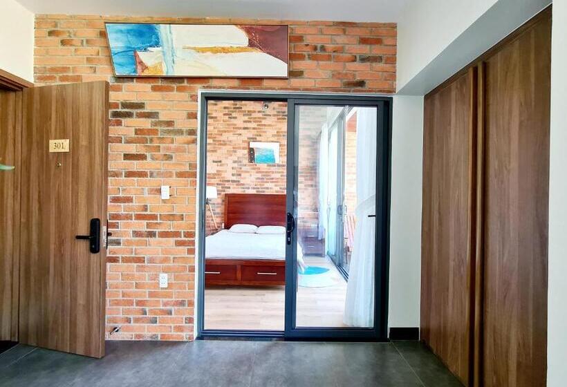 اتاق استاندارد با چشم‌انداز باغ, Myfa House