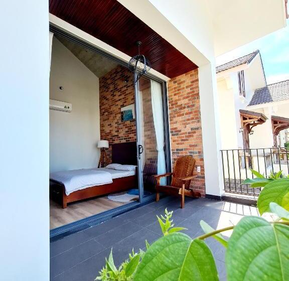 اتاق استاندارد با چشم‌انداز باغ, Myfa House