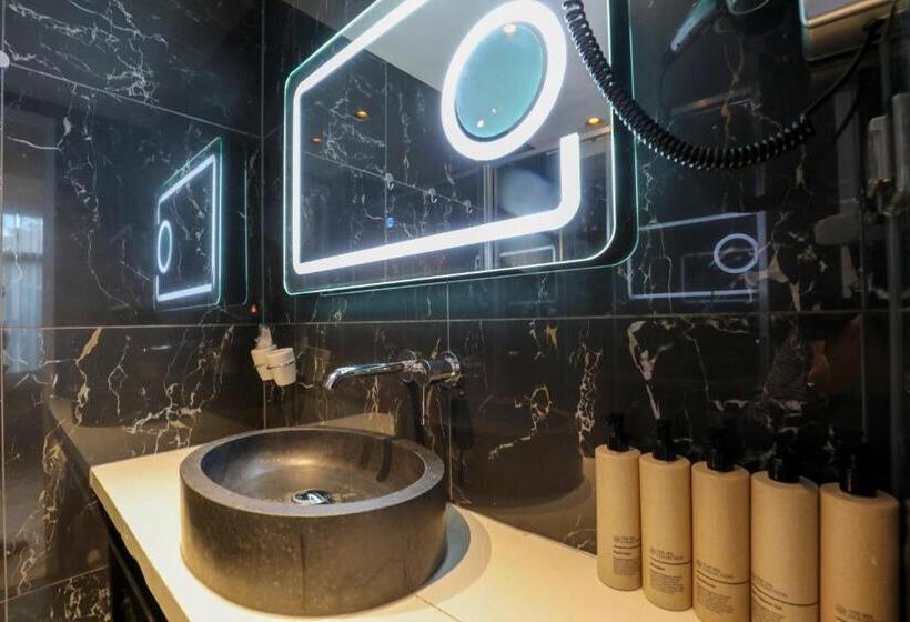 חדר דלוקס לארבעה, Valerius BoutiqueHotel