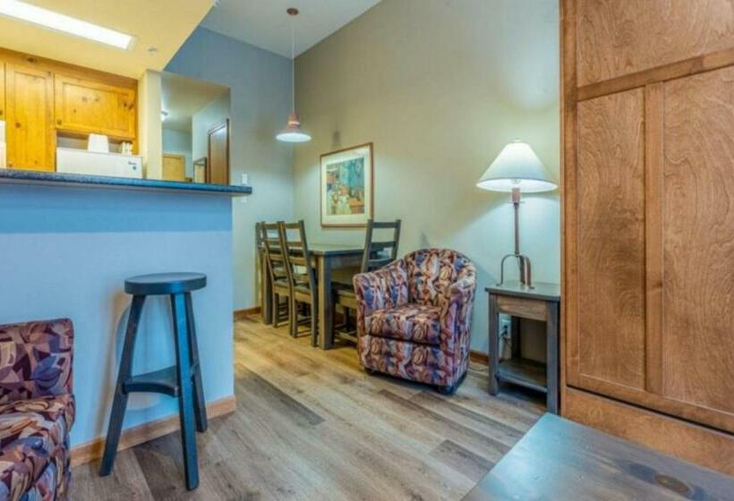 标准工作室, Cahilty Hotel & Suites