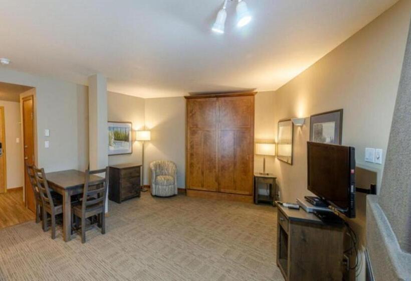 标准工作室, Cahilty Hotel & Suites