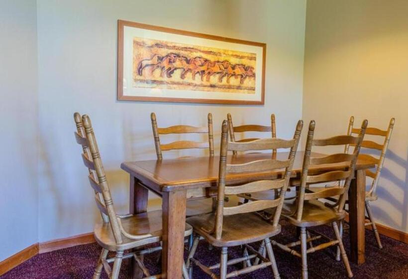 带2个卧室的公寓, Cahilty Hotel & Suites