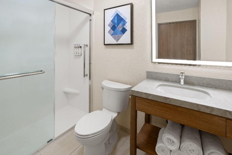 جناح, Candlewood Suites Richmond South, An Ihg