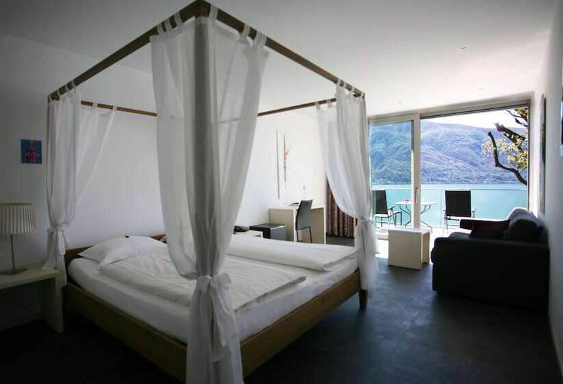 سوییت جونیور با چشمانداز دریاچه, Collinetta