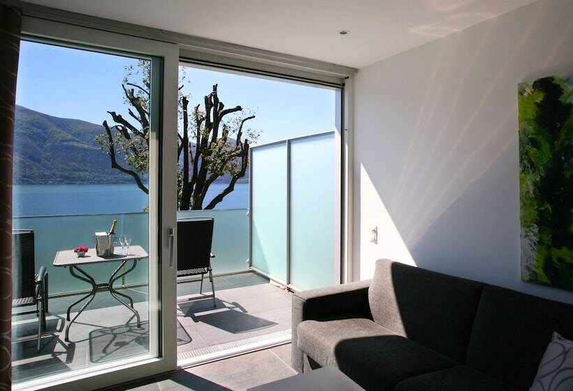 سوییت جونیور با چشمانداز دریاچه, Collinetta