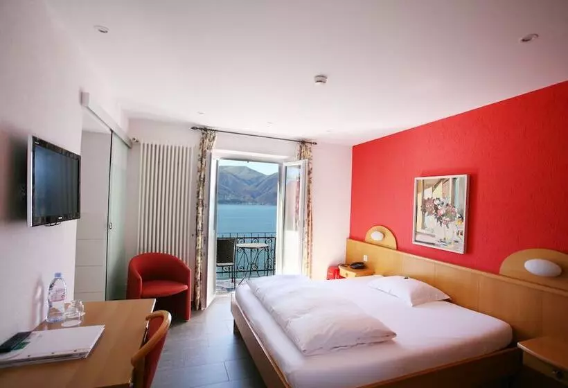 Standardzimmer mit Seeblick, Collinetta