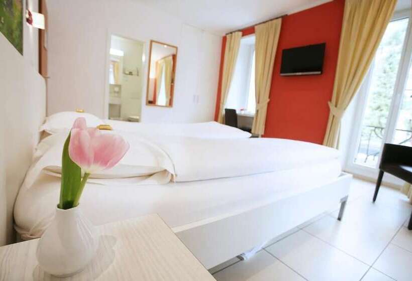 اتاق استاندارد با چشمانداز دریاچه, Collinetta