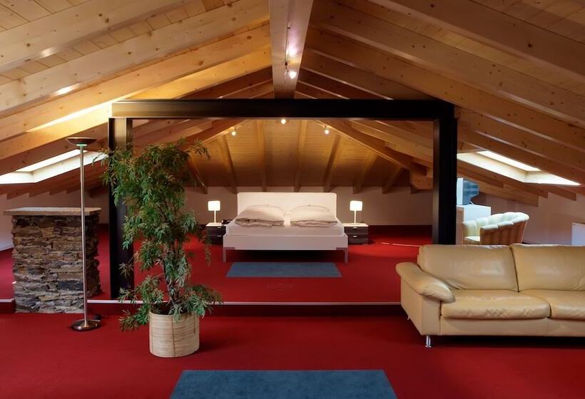 اتاق استاندارد سه نفره, Collinetta