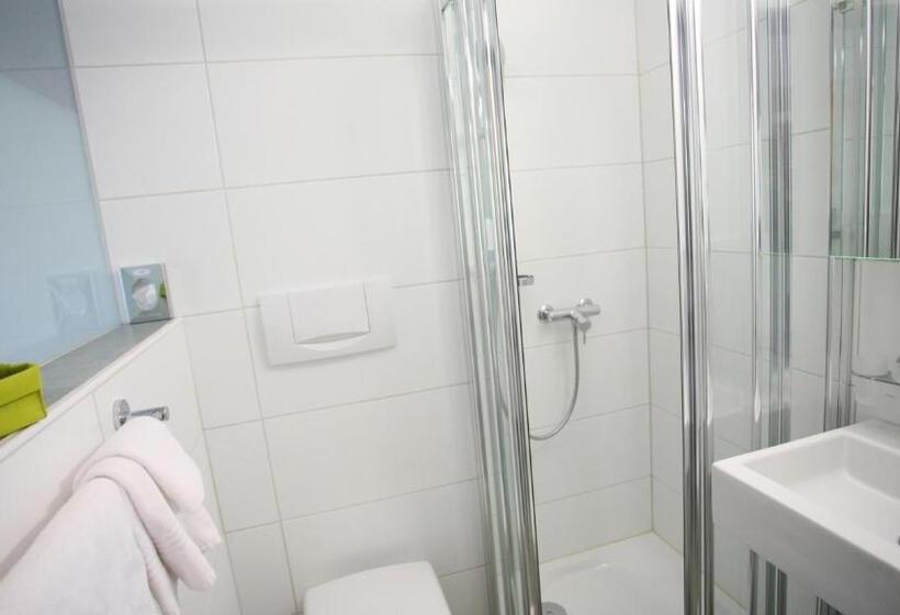 اتاق استاندارد یک نفره, Collinetta