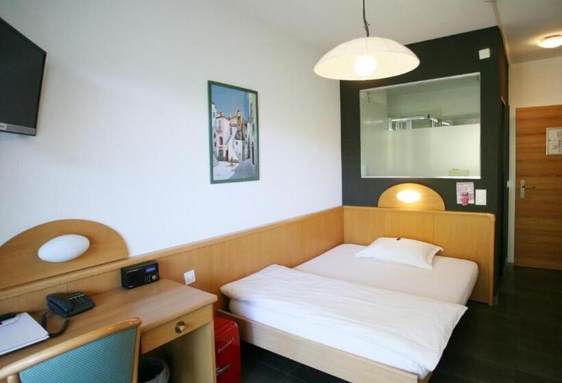 اتاق استاندارد یک نفره, Collinetta