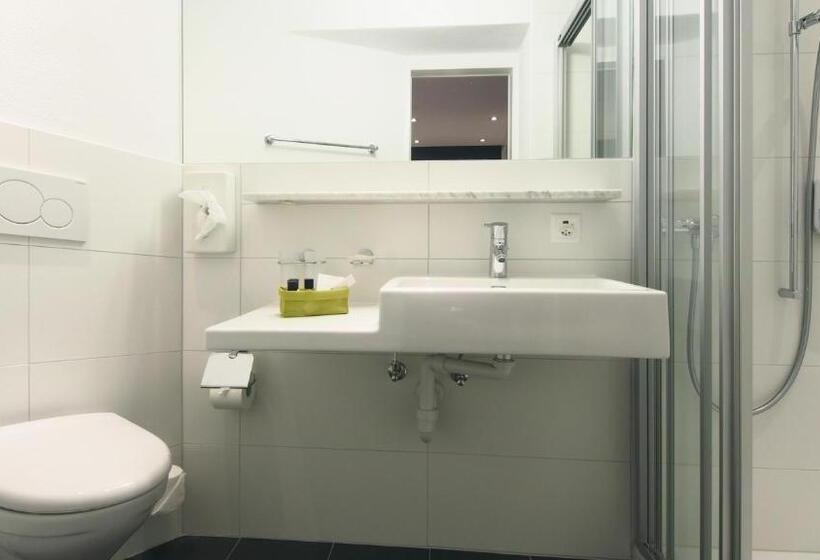 اتاق استاندارد با چشمانداز دریاچه, Collinetta