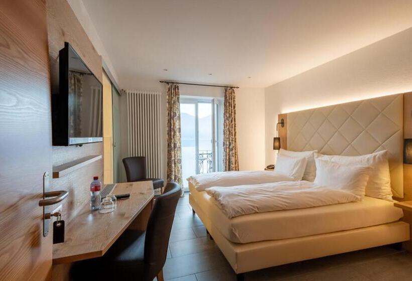 اتاق استاندارد با چشمانداز دریاچه, Collinetta