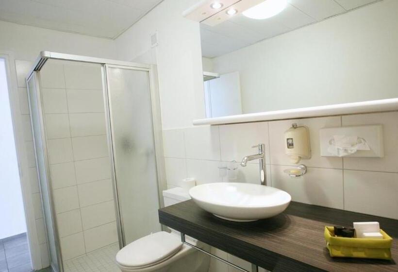 سوییت جونیور با چشمانداز دریاچه, Collinetta