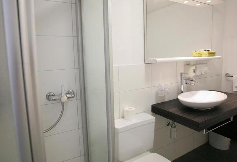 سوییت جونیور با چشمانداز دریاچه, Collinetta