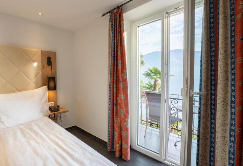 اتاق استاندارد با چشمانداز دریاچه, Collinetta