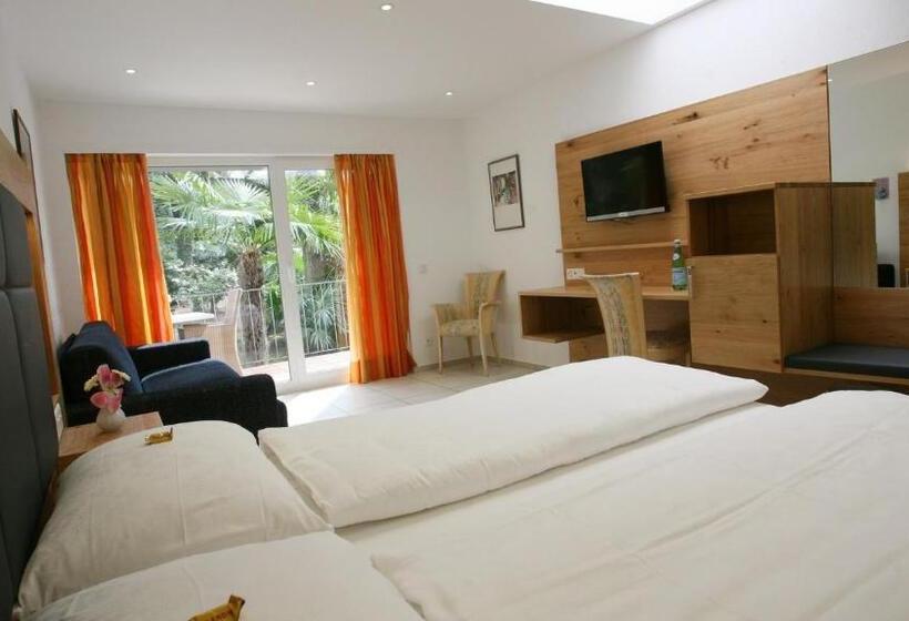 اتاق استاندارد سه نفره, Collinetta