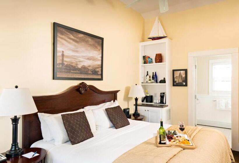 キングサイズベッドのデラックスルーム, Crowne Pointe Historic Inn Adults Only