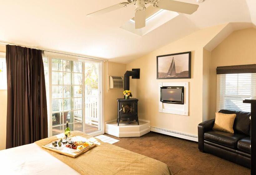 غرفة ديلوكس سرير كينج, Crowne Pointe Historic Inn Adults Only