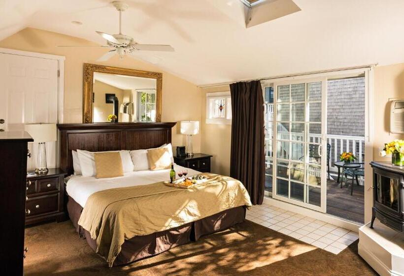 غرفة ديلوكس سرير كينج, Crowne Pointe Historic Inn Adults Only