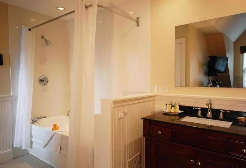 اتاق سوپریور, Crowne Pointe Historic Inn Adults Only