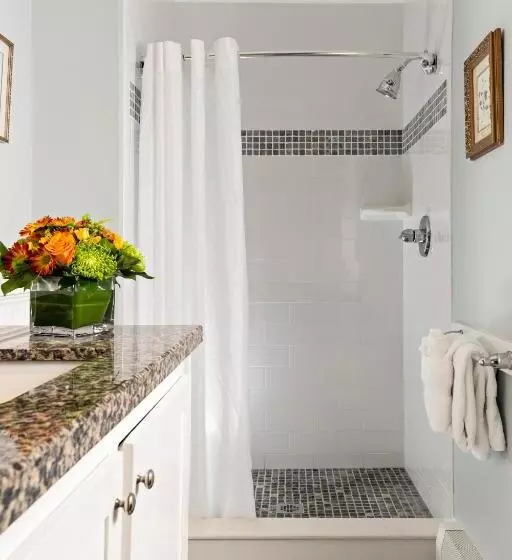 اتاق سوپریور با تخت بزرگ, Crowne Pointe Historic Inn Adults Only