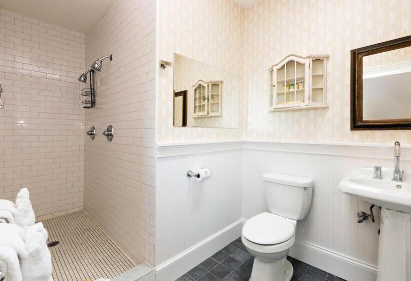 غرفة سوبيريور سرير كينج, Crowne Pointe Historic Inn Adults Only