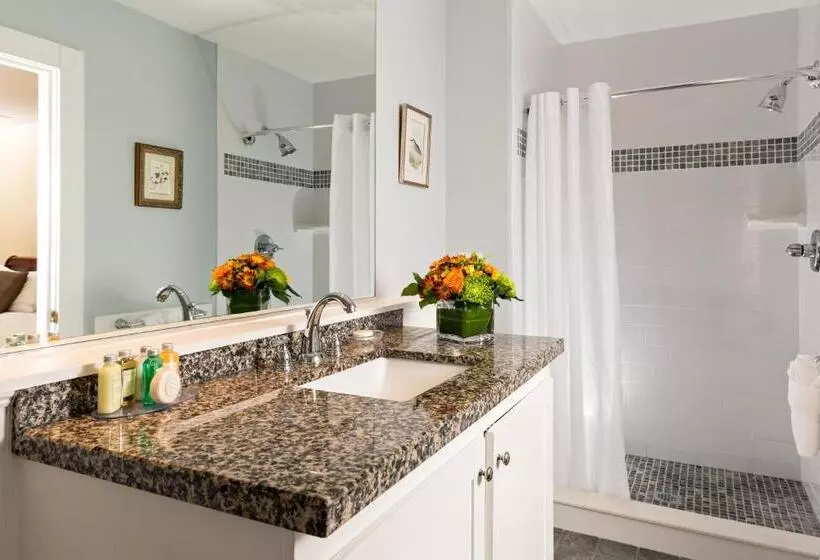 اتاق سوپریور با تخت بزرگ, Crowne Pointe Historic Inn Adults Only