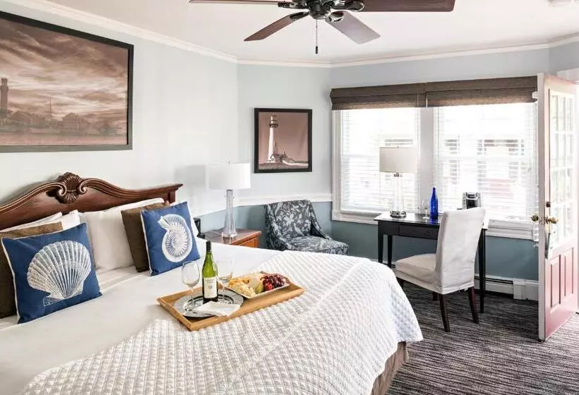 اتاق سوپریور با تخت بزرگ, Crowne Pointe Historic Inn Adults Only