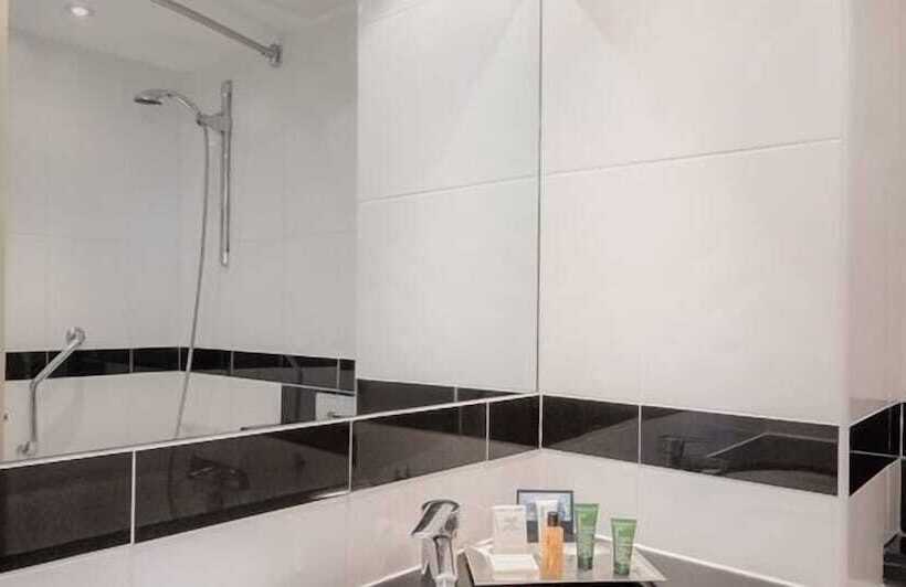 اتاق استاندارد با چشمانداز دریا, Grand Hotel Blackpool