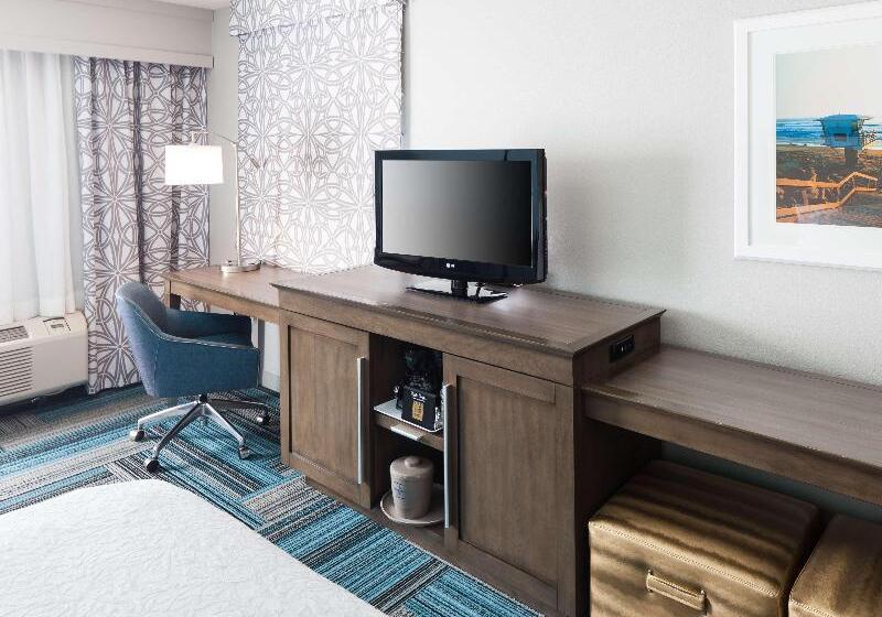 חדר סטנדרט עם מיטת קינג, Hampton Inn San Diego Downtown