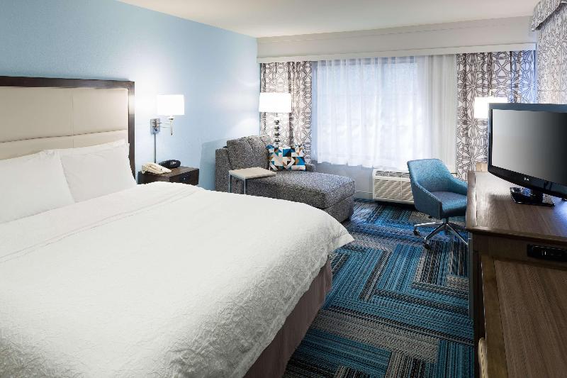 חדר סטנדרט עם מיטת קינג, Hampton Inn San Diego Downtown