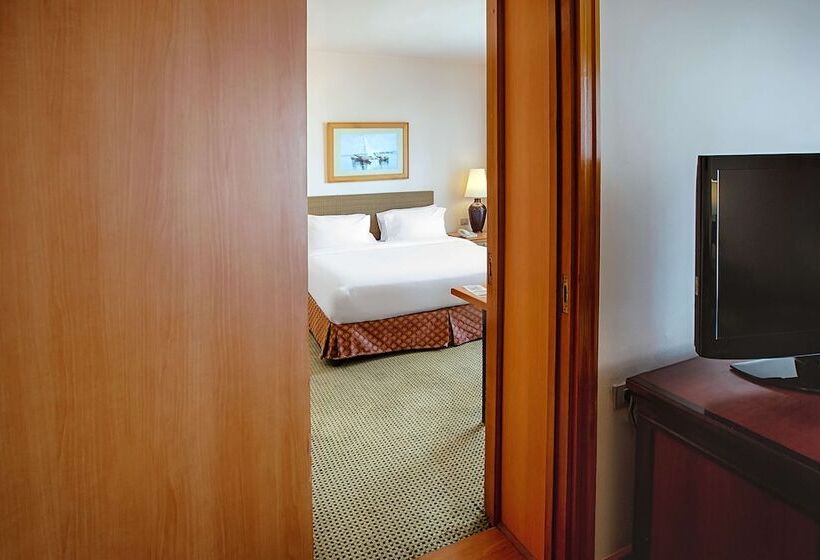 Полулюкс, Hilton Alexandria Green Plaza