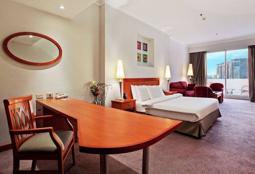 Номер Executive, Hilton Alexandria Green Plaza