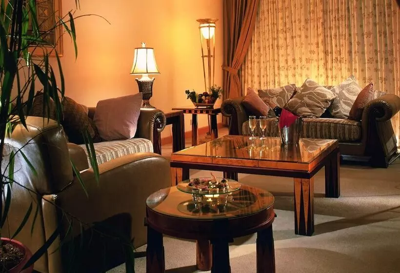 سوئیت پرزیدنت, Hilton Alexandria Green Plaza