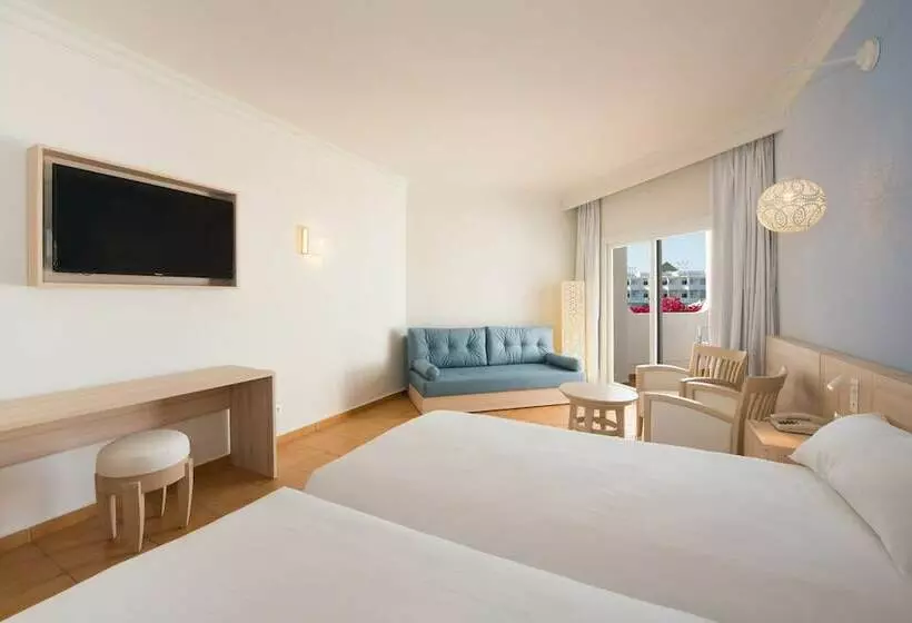 اتاق اساندارد با چشم‌انداز جانبی به دریا, Iberostar Waves Founty Beach - All Inclusive