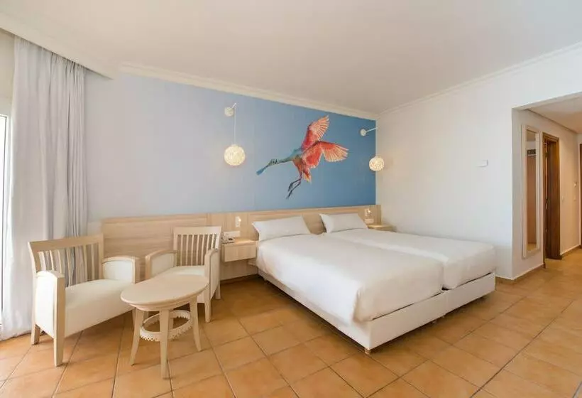 اتاق اساندارد با چشم‌انداز جانبی به دریا, Iberostar Waves Founty Beach - All Inclusive