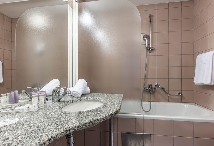 ジュニアスイート, Jezero