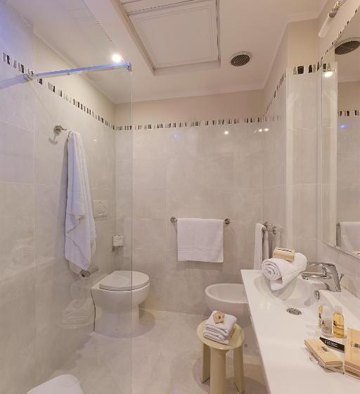 اتاق استاندارد چهار تخته, Mastino