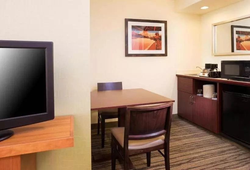 キングサイドベッドのスタンダードワンルーム, Springhill Suites Minneapolis West St. Louis Park