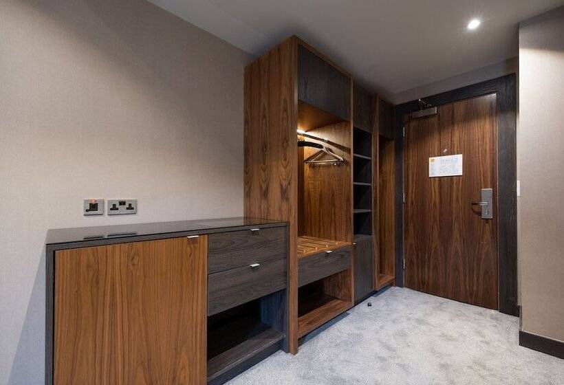 חדר אקזקיוטיב, Ten Square