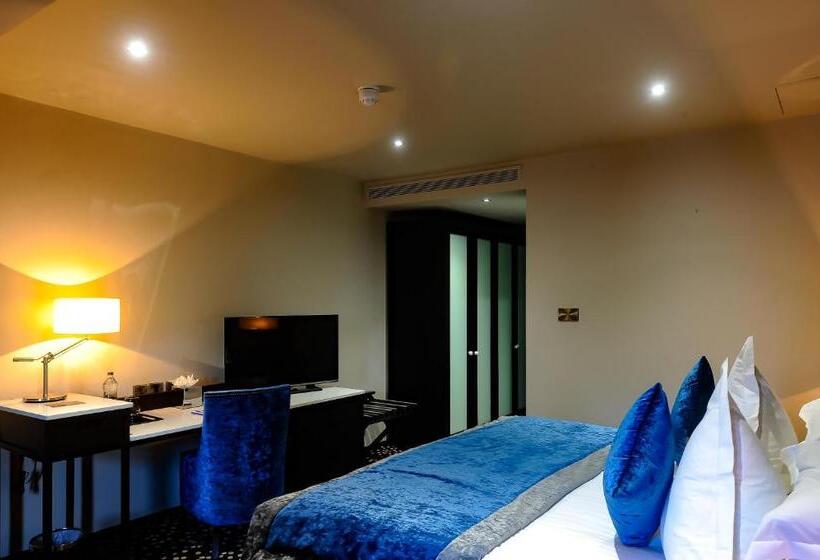 חדר קלאסי, Ten Square