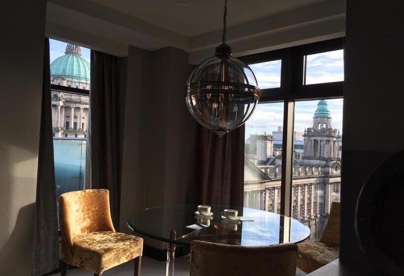 סוויטת סופריור, Ten Square